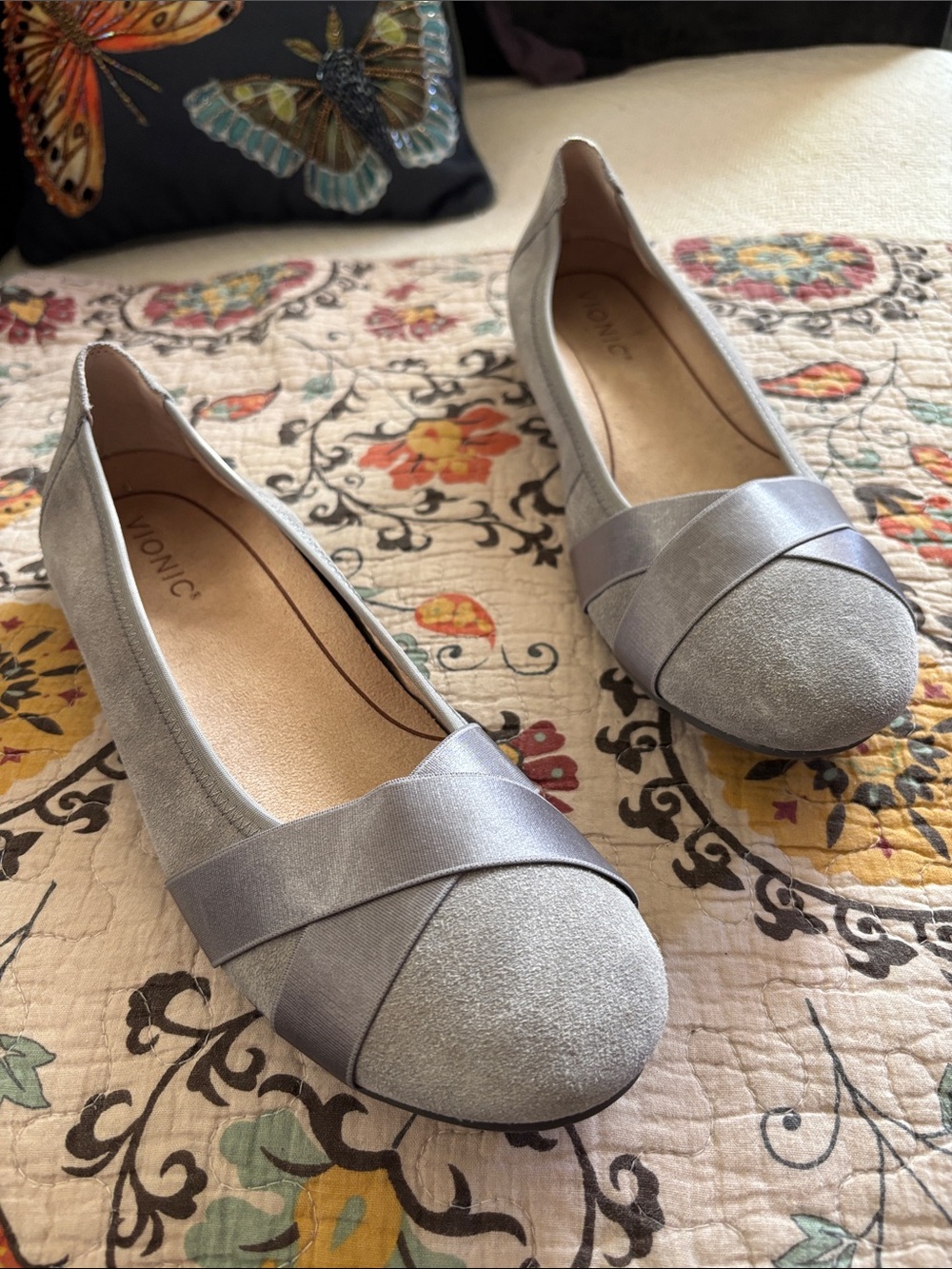 Vionic Maria Ballet Flats Slip On Walking Shoes Suede
Gray Size 9.5